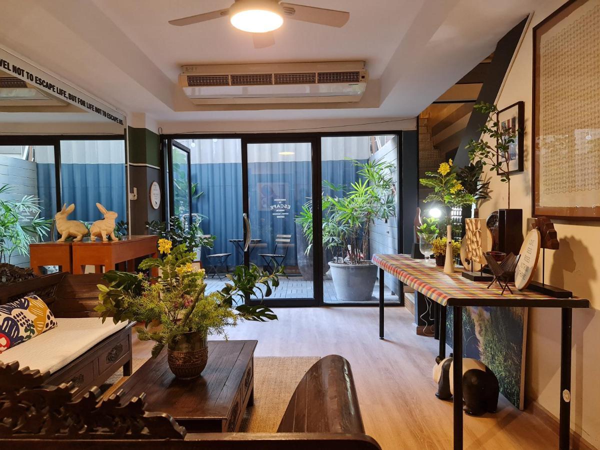 沙吞露台休闲精品酒店 曼谷 外观 照片